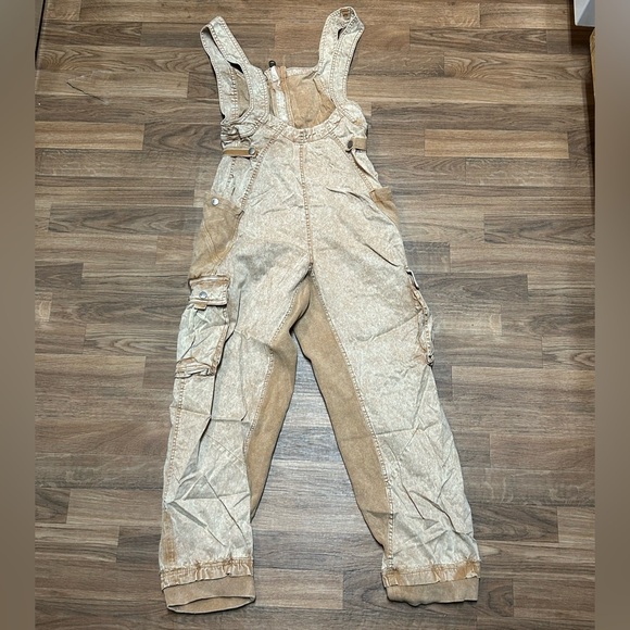 Free People Movement NEW women’s soft khaki tan cargo overalls
Size s - Picture 2 of 7